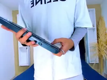 RachelRouge – webcam model profile photo Image 2