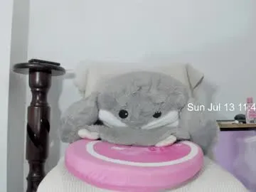 pureannuals – webcam model profile photo Image 2