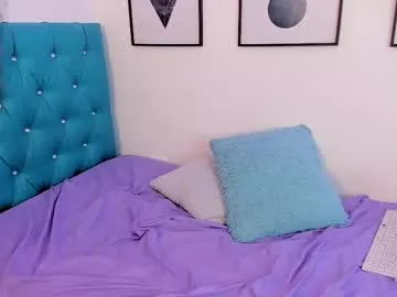 emilywarren296 – webcam model profile photo Image 6