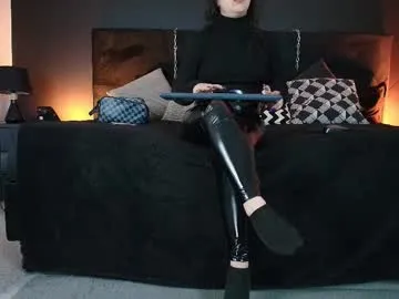 indiandesiguys2023 – webcam model profile photo Image 4