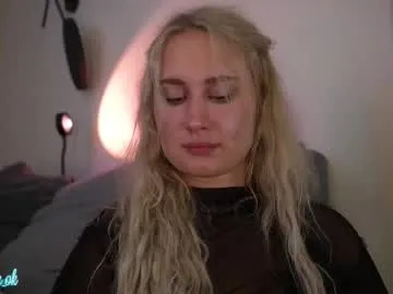 naughty_love489696 – webcam model profile photo Image 5