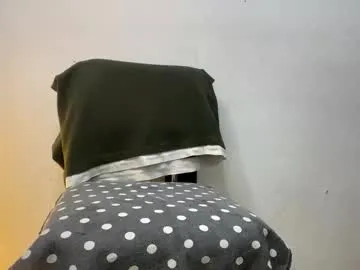 Lanna – webcam model profile photo Image 16