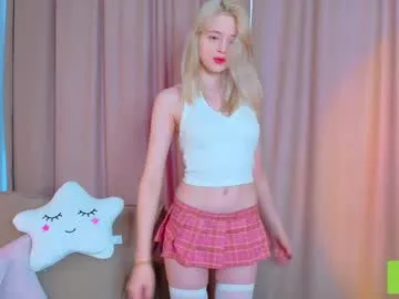 pureannuals – webcam model profile photo Image 4