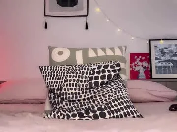 your_dolls – webcam model profile photo Image 14