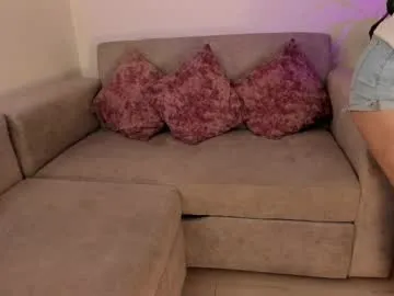 mae_nathan – webcam model profile photo Image 10