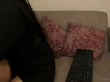 mae_nathan – webcam model profile photo Image 16