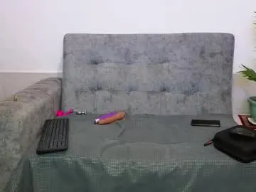 LunaWinks – webcam model profile photo Image 9