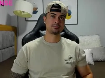 YasmienAtos – webcam model profile photo Image 9