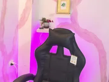 Andrea – webcam model profile photo Image 10