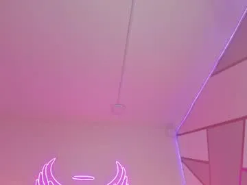 KamillaRey – webcam model profile photo Image 17