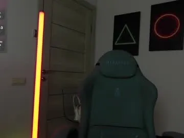 JulieRoyal – webcam model profile photo Image 13