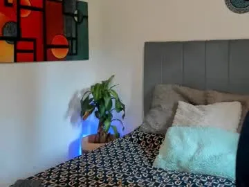 bookishdivya – webcam model profile photo Image 19