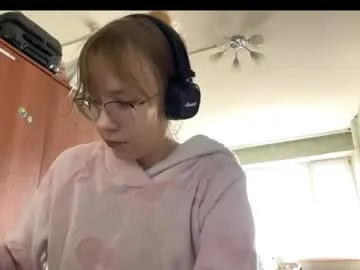 tvycas7 – webcam model profile photo Image 6