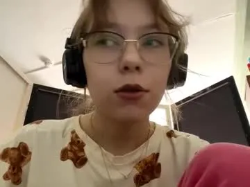 tvycas7 – webcam model profile photo Image 9