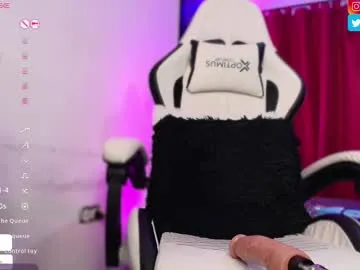 emilywarren296 – webcam model profile photo Image 2