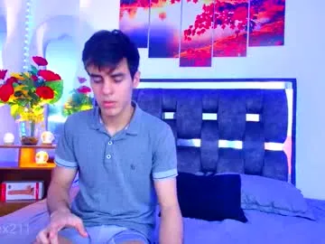 AmynaAmy – webcam model profile photo Image 12