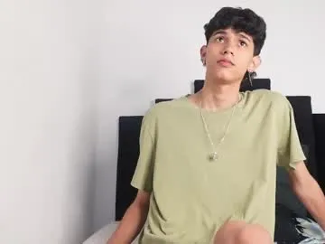 midwestlovers1990 – webcam model profile photo Image 2