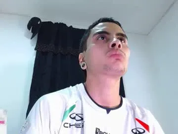 emiliacouple – webcam model profile photo Image 13