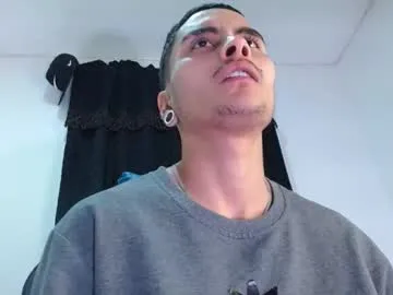 emiliacouple – webcam model profile photo Image 8