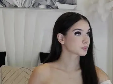 ZeyaaWhite – webcam model profile photo Image 10