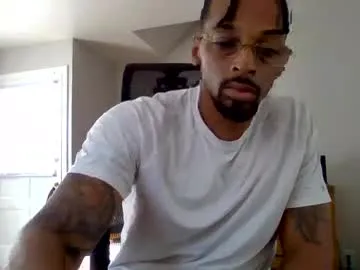 Elie – webcam model profile photo Image 19