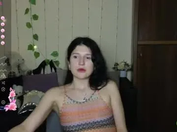 alianna_solo_kiss Image 10