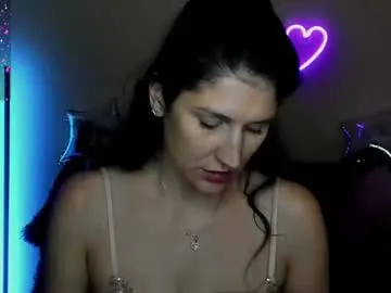 alianna_solo_kiss Image 13