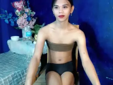 CarolineBleir – webcam model profile photo Image 18