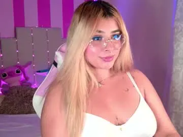 LoreneMoore – webcam model profile photo Image 3