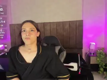 emilywarren296 – webcam model profile photo Image 9