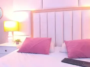 fun4tips – webcam model profile photo Image 11