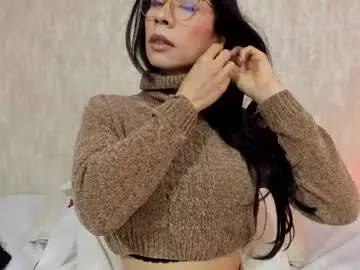 mae_nathan – webcam model profile photo Image 11