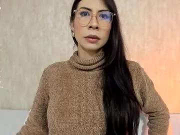 mae_nathan – webcam model profile photo Image 8