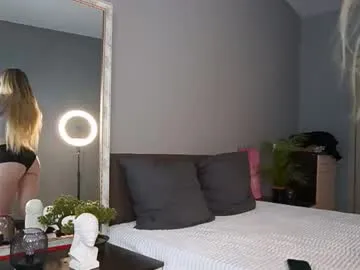 AndreaDum – webcam model profile photo Image 10