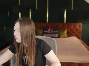 KiaraCold – webcam model profile photo Image 9