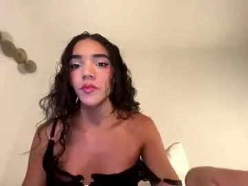 emilywarren296 – webcam model profile photo Image 6