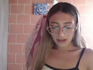 Missy – webcam model profile photo Image 18