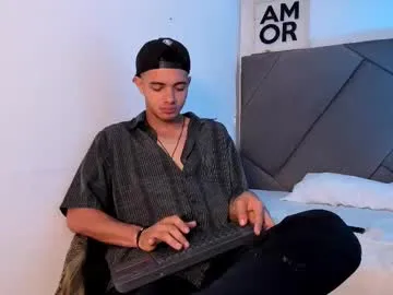 sunflower_28 – webcam model profile photo Image 10