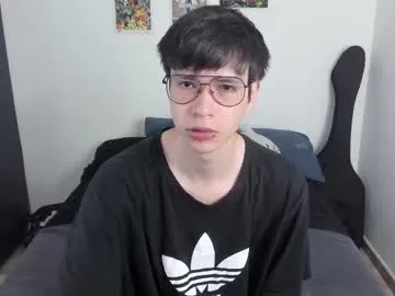 Carine – webcam model profile photo Image 18