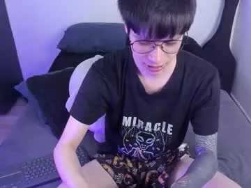 Carine – webcam model profile photo Image 19