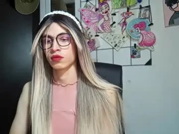 LillySaen – webcam model profile photo Image 3