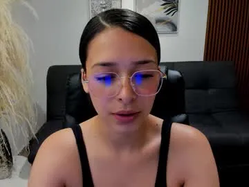 MiaRosey – webcam model profile photo Image 5