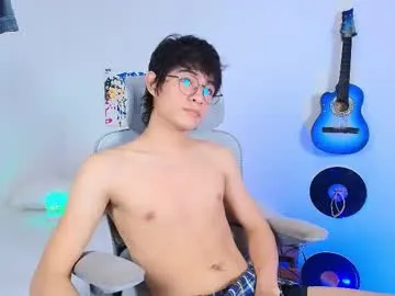 mae_nathan – webcam model profile photo Image 4