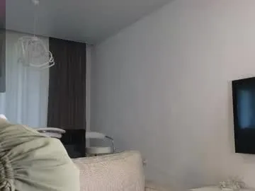 CristiBriceno – webcam model profile photo Image 3