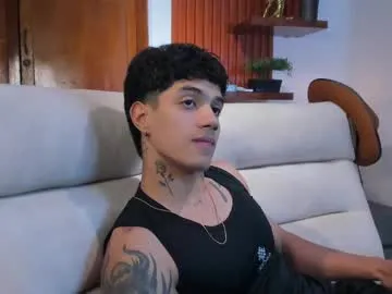 mae_nathan – webcam model profile photo Image 13