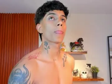 mae_nathan – webcam model profile photo Image 15