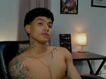 mae_nathan – webcam model profile photo Image 4