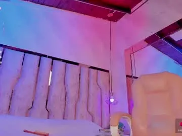 LeahReel – webcam model profile photo Image 5