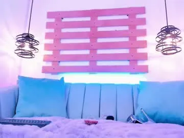 pureannuals – webcam model profile photo Image 12