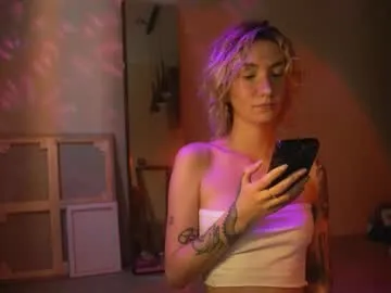 KeiraLis – webcam model profile photo Image 5